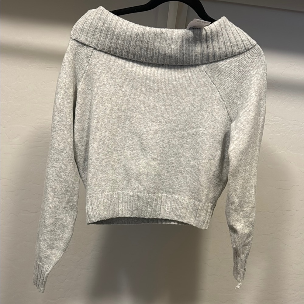 Hollister Women's Off-Shoulder Gray Sweater